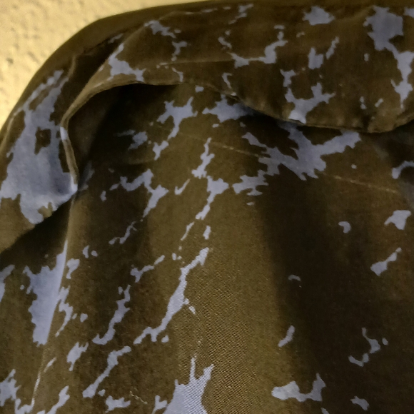 Elegant Blue and‎ Black Women's Top - Picture 3 of 4